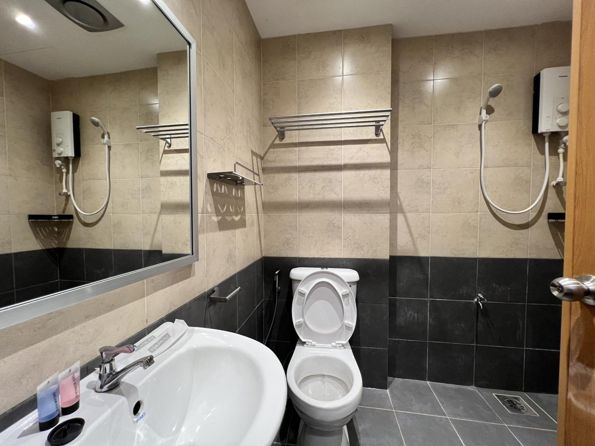 New Margo Hotel Kk Kota Kinabalu Buitenkant foto